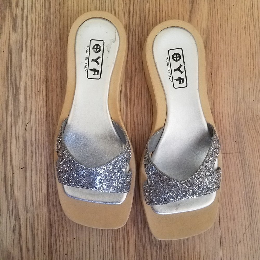 YF glittery slides